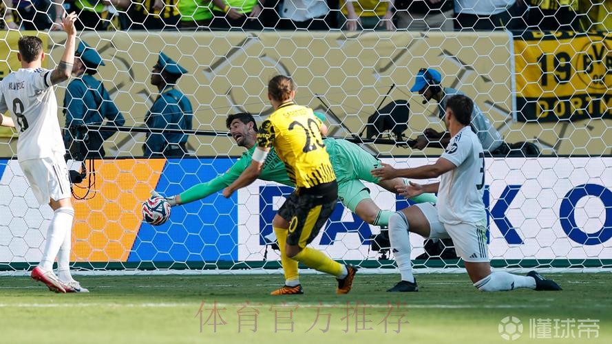 库尔图瓦各赛事扑救174次 五大联赛门将同期最多